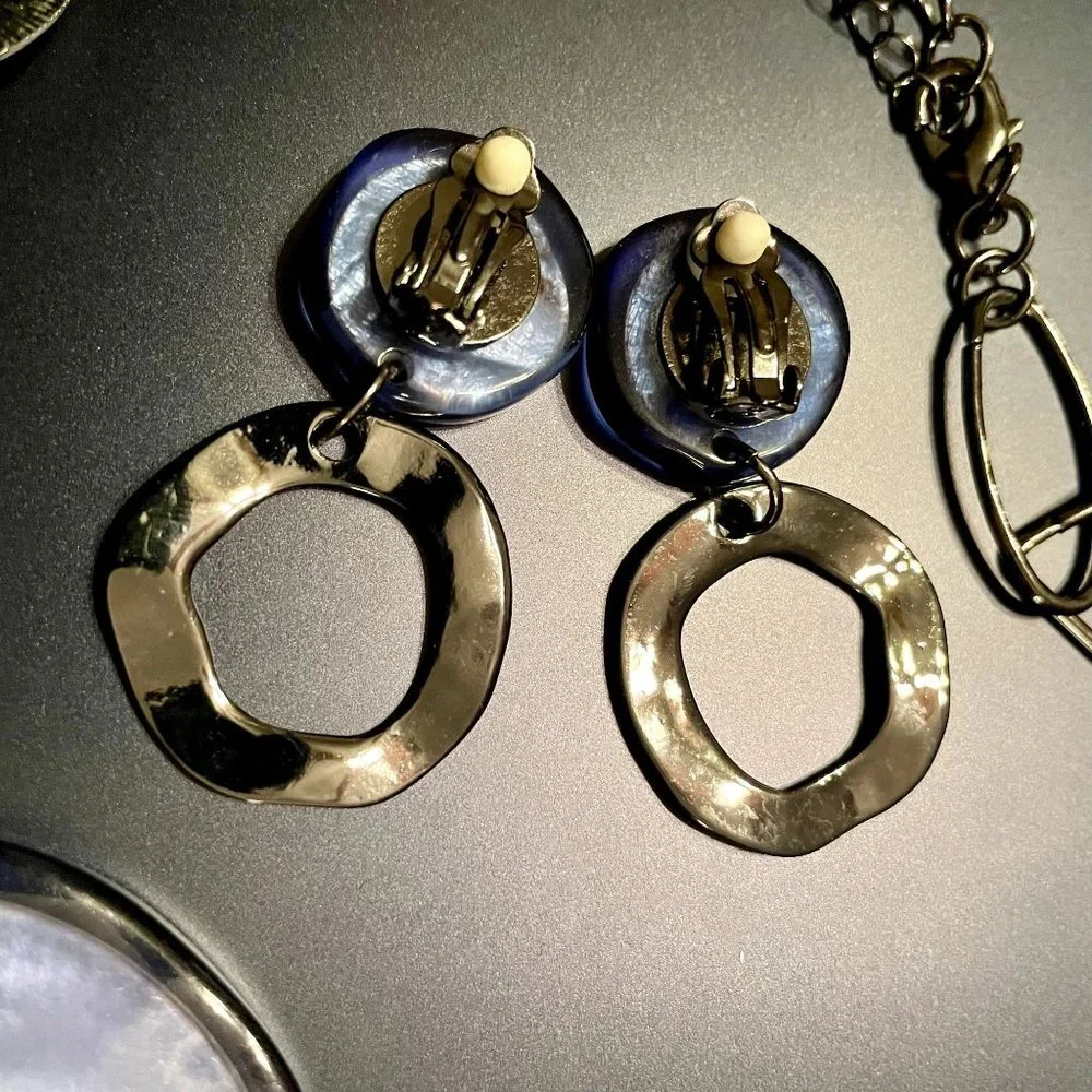 Modern Frosty Blue Metal Hoop Earrings & Necklace Set - Picture 5 of 6